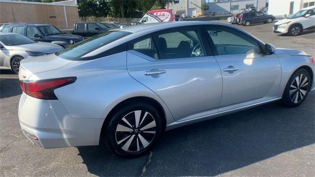 2021 nissan altima 2.5 sv
