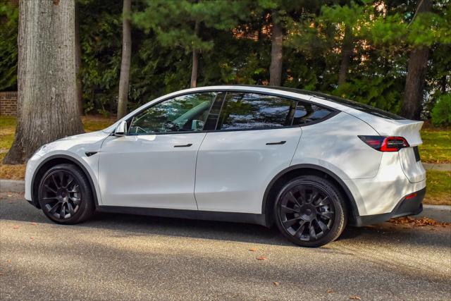 2022 tesla model y long range dual motor all-wheel drive