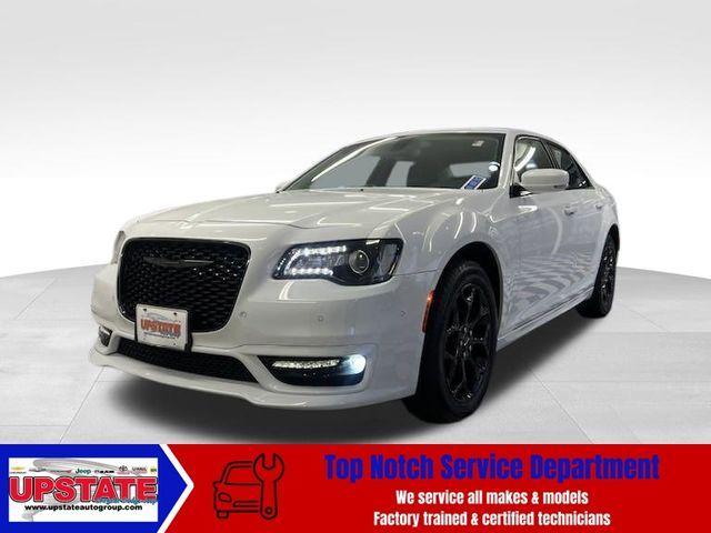 2023 chrysler 300 touring l