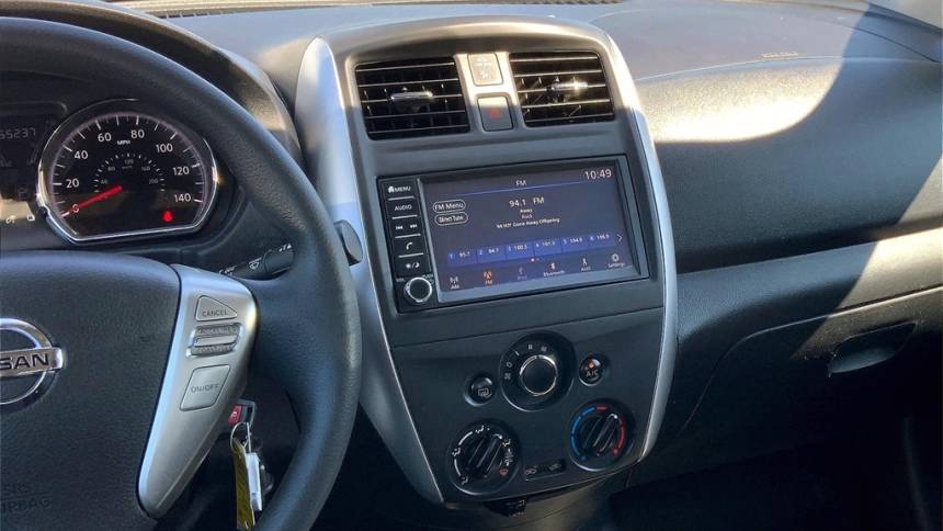2019 nissan versa sv