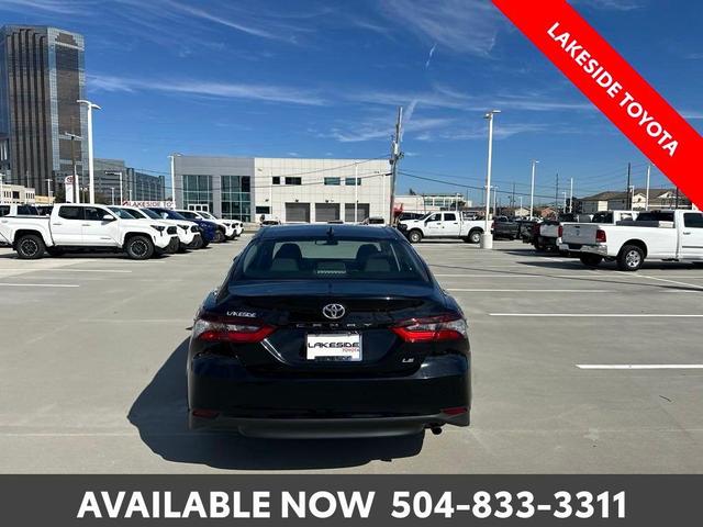 2023 toyota camry le