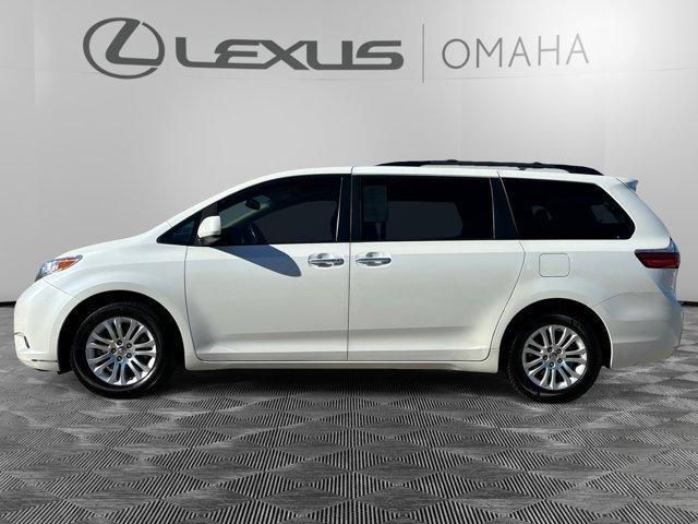 2016 toyota sienna xle