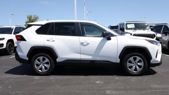 2022 toyota rav4 le