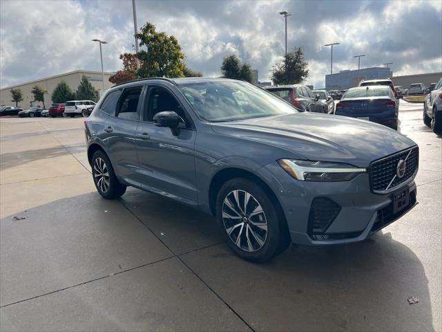 2024 volvo xc60 b5 plus dark theme