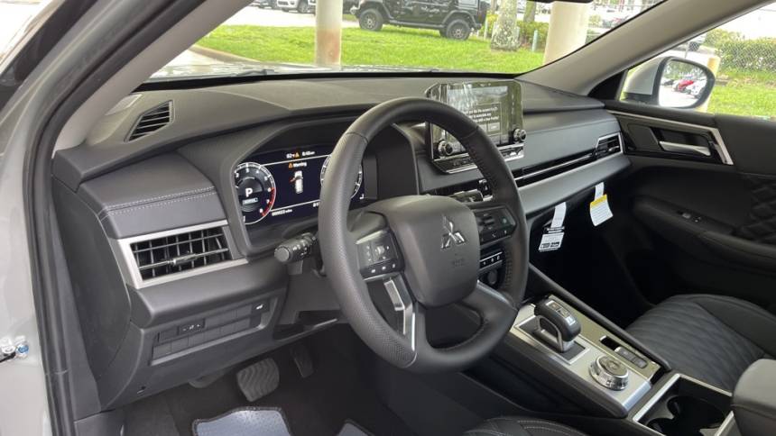 2023 mitsubishi outlander sel