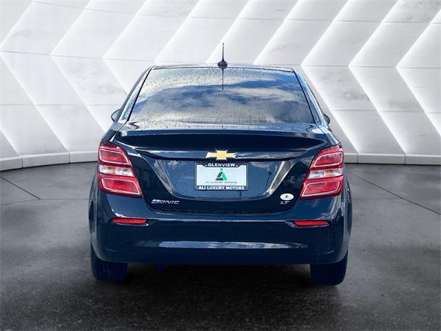 2020 chevrolet sonic fwd sedan lt