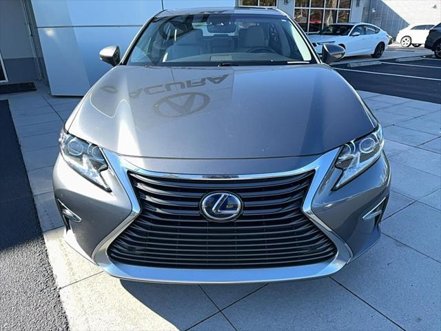 2017 lexus es 300h base