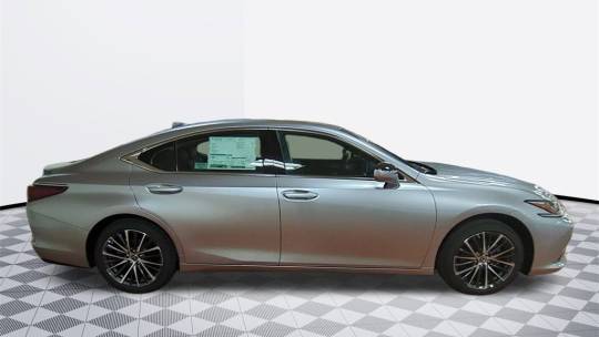 2025 Lexus ES