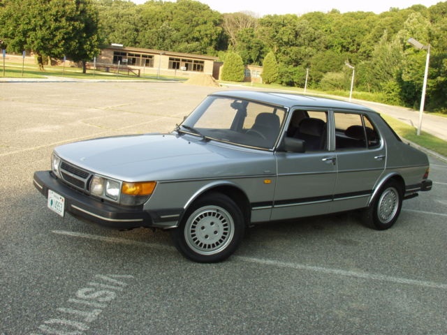 1986 saab 900 s sedan 4-door 2.0l 128,000 mi sunroof ,always garaged