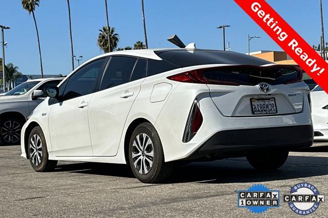 2022 toyota prius prime le