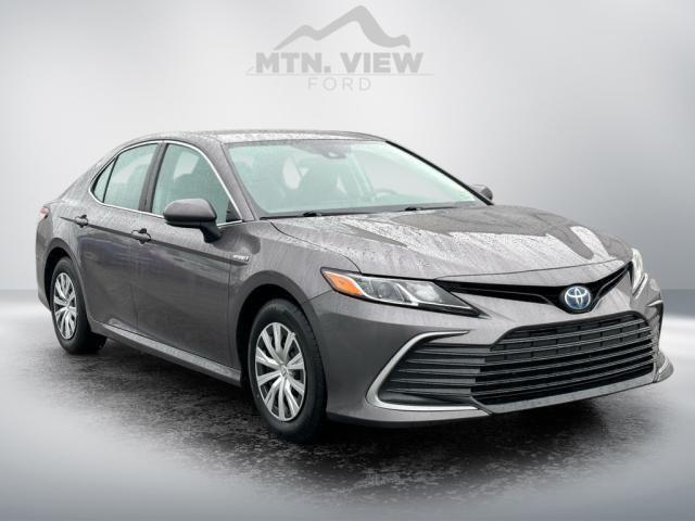 2021 toyota camry hybrid le