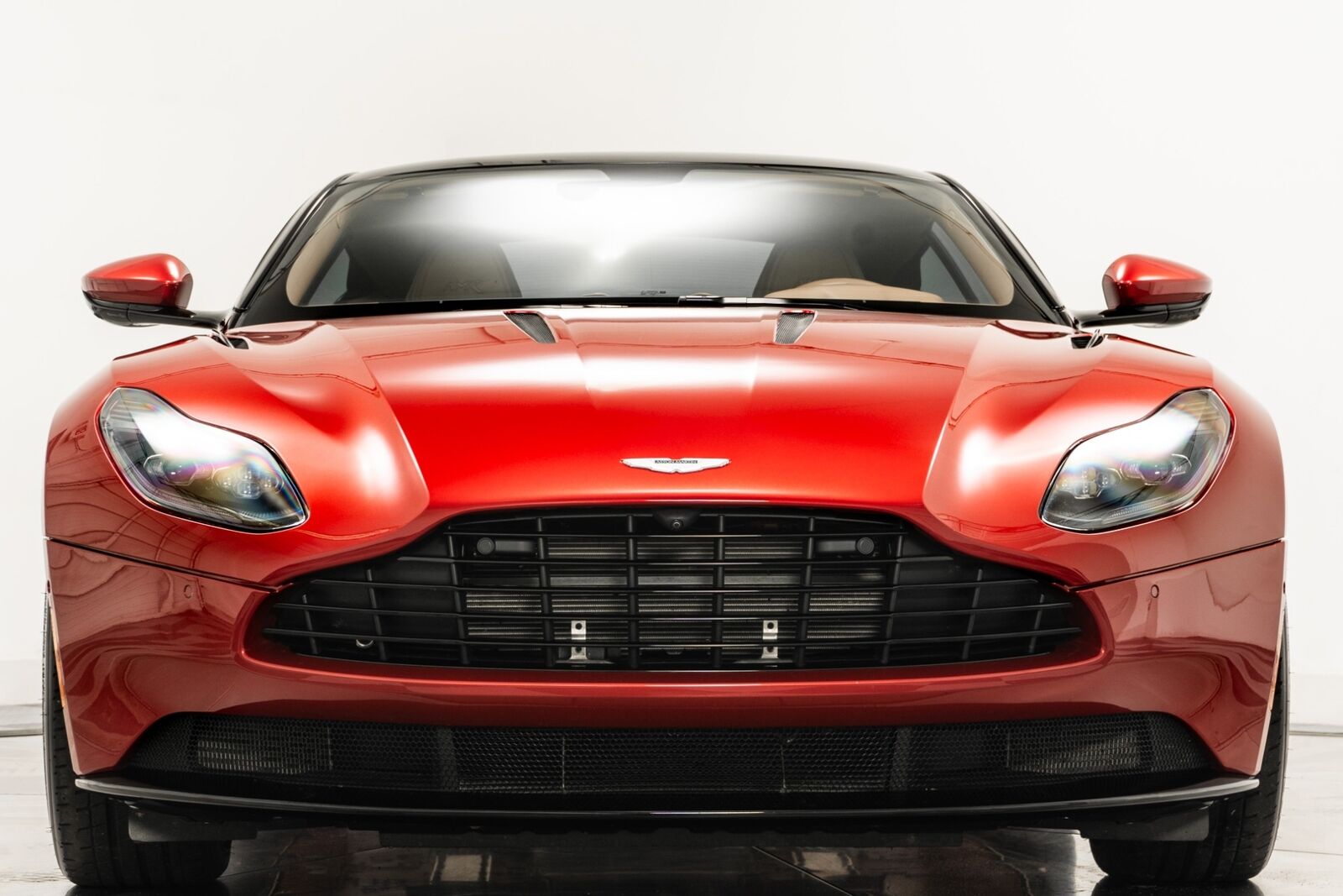2020 aston martin db11 amr