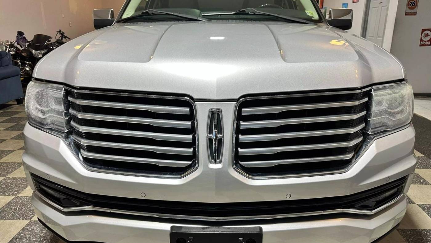 2015 lincoln navigator base