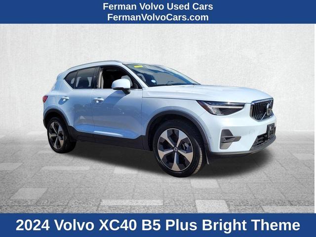 2024 volvo xc40 b5 plus bright theme