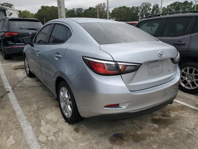 2017 toyota yaris ia base