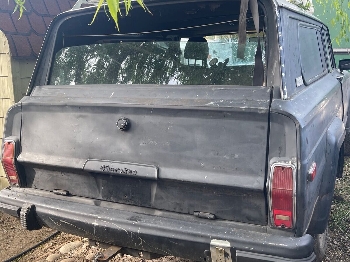 1982 jeep cherokee suv black 4wd automatic laredo