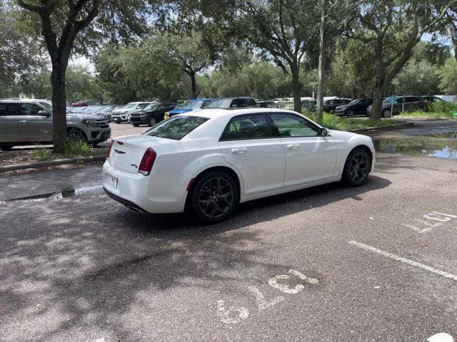 2022 chrysler 300 s
