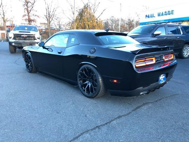 2017 dodge challenger sxt