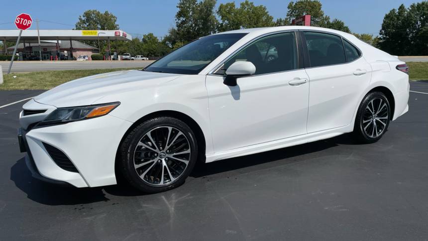 2019 toyota camry se