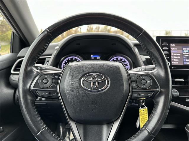 2021 toyota camry se