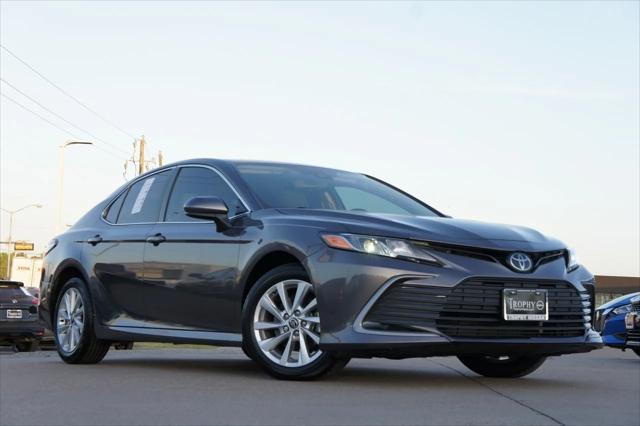 2023 toyota camry le