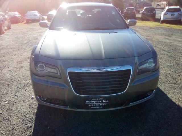 2012 chrysler 300 s
