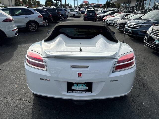 2008 saturn sky red line