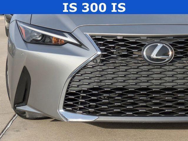 2021 lexus is 300 base