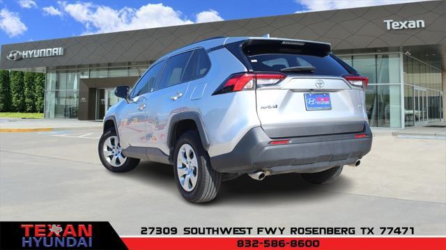2021 toyota rav4 le