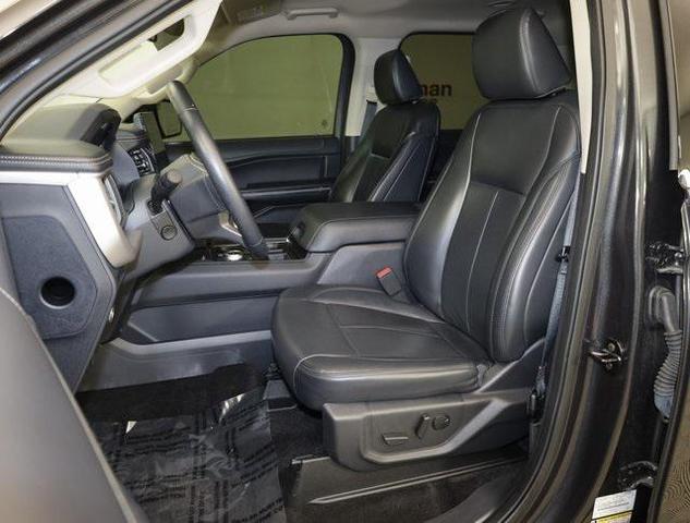 2022 ford expedition xlt