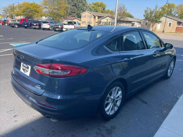 2019 ford fusion se