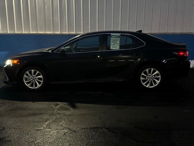 2023 toyota camry le