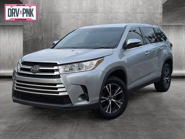 2019 toyota highlander le