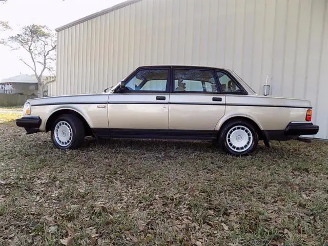 1993 volvo 240 71k sedan florida automatic classic swede no reserve listing