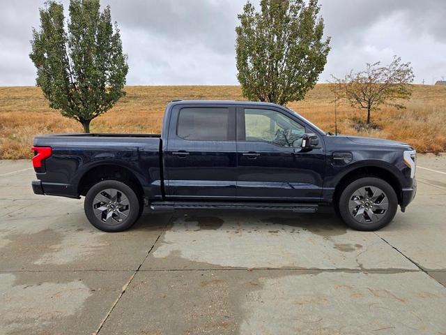 2023 ford f-150 lightning lariat