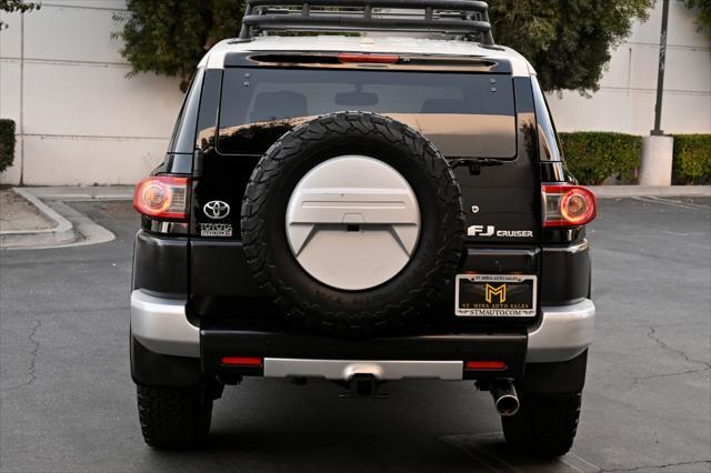 2014 toyota fj cruiser base