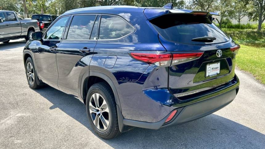 2021 toyota highlander xle