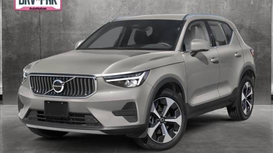 2025 Volvo XC40