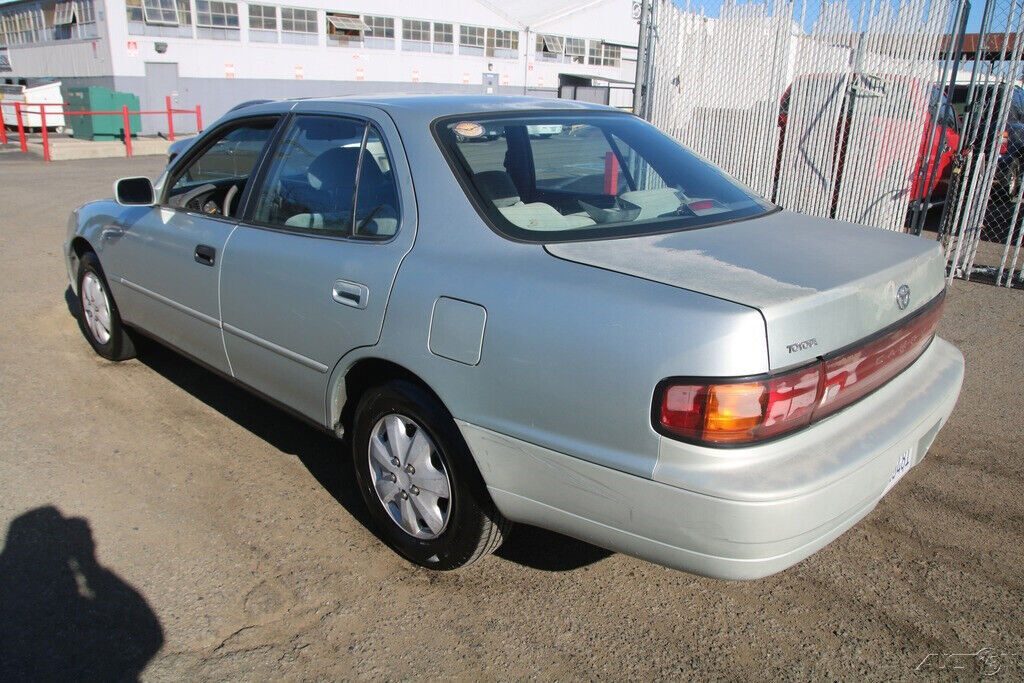 1994 toyota camry le 2.2 l 4 cylinder no reserve