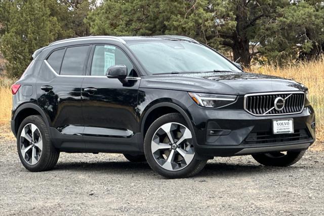 2023 volvo xc40 b5 plus bright theme