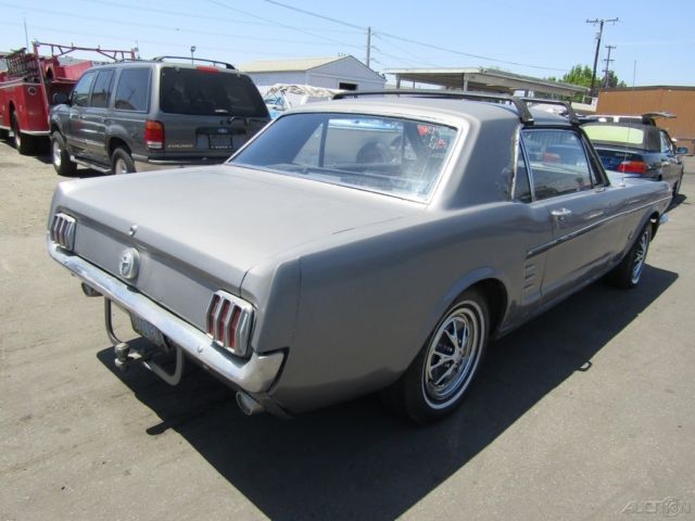 b 1966 ford mustang coupe 8-cylinder gas automatic no reserve