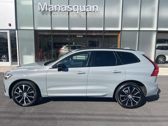 2024 volvo xc60 b5 plus dark theme