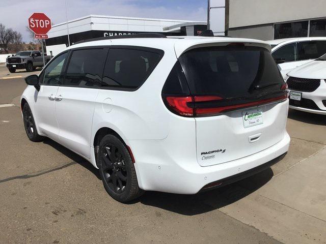 2024 chrysler pacifica touring-l