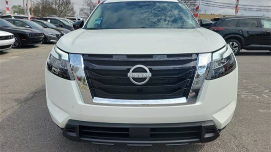 2024 Nissan Pathfinder s