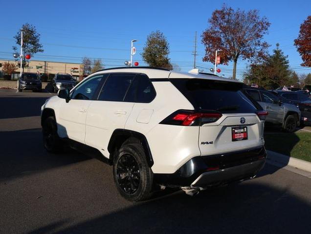 2022 toyota rav4 hybrid se