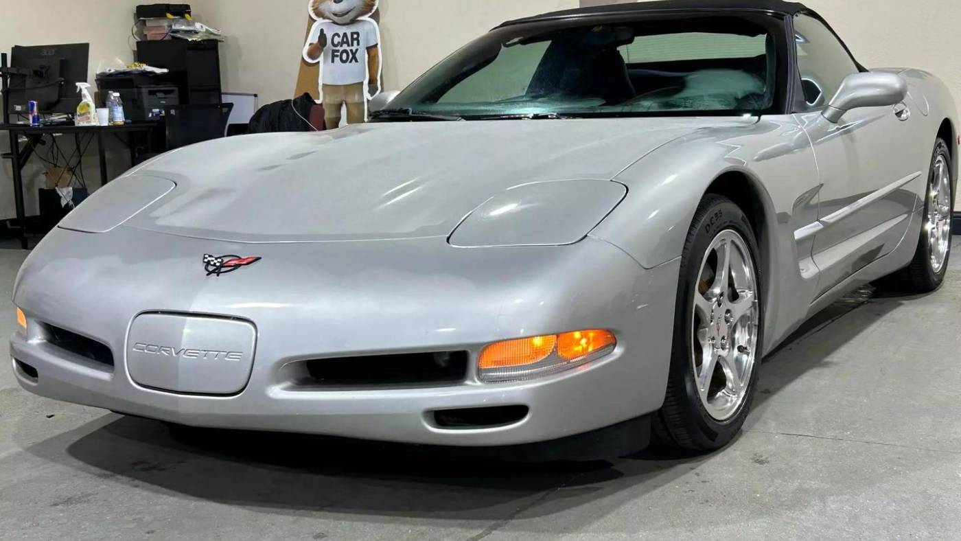 2004 chevrolet corvette base