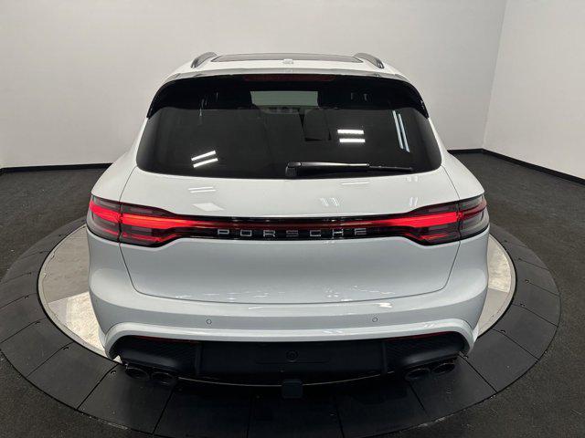 2024 porsche macan base