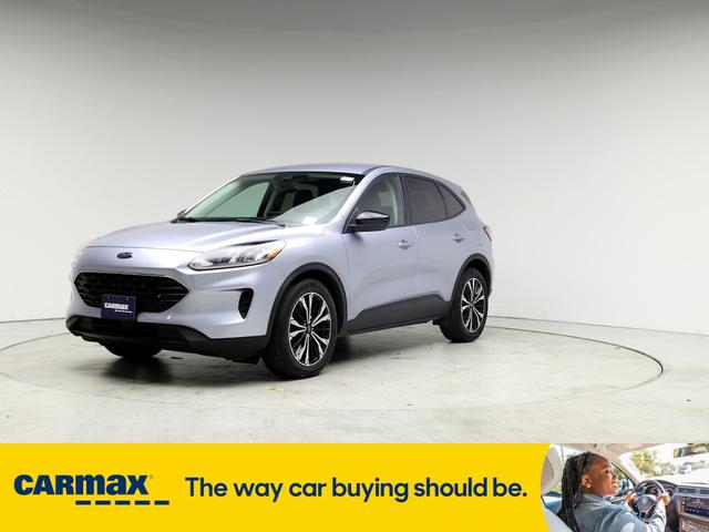 2022 ford escape se