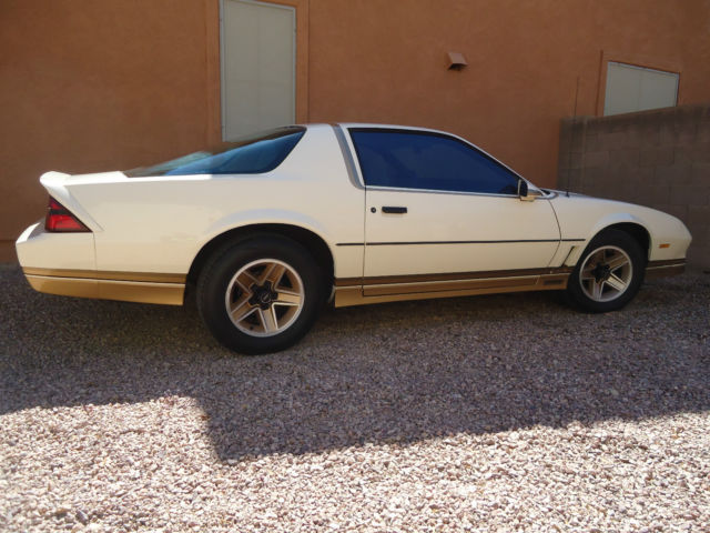 1983 chevrolet camaro z 28 5.0l** crossfire ****all original mint condition **