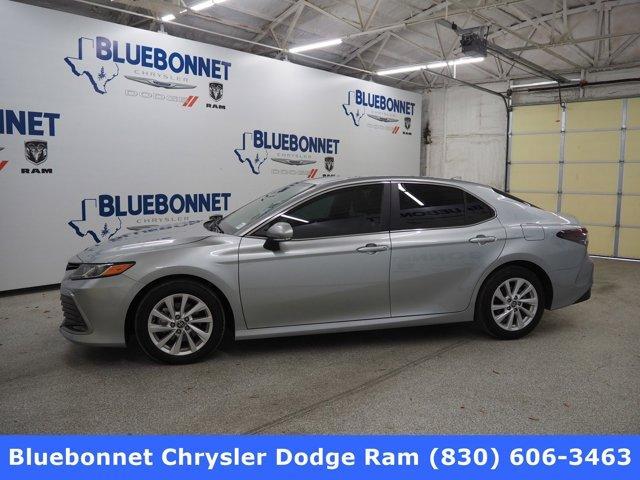 2024 toyota camry le